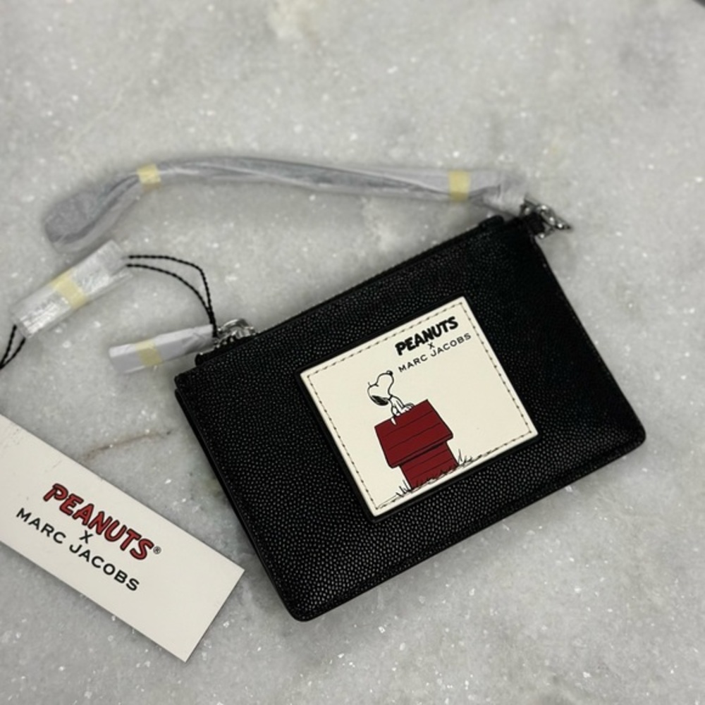 NWOT peanut collection Marc Jacobs cardholder